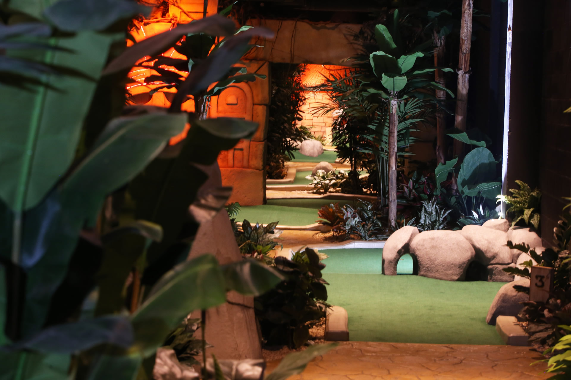 indoor adventure golf cardiff