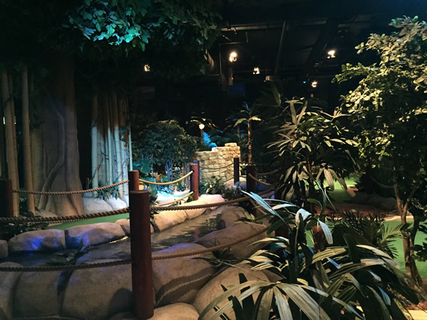 Jungle Theme mini golf